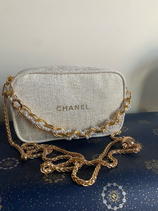 Handmade Handbags - CHANEL Beige & Gold Pouch
